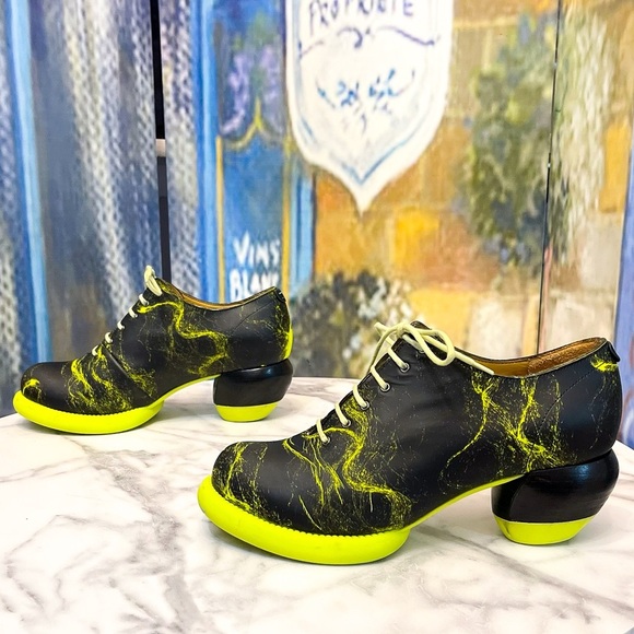 John Fluevog Waymouth Lace Up Go Groovy Neon Yellow Leather Shoe 7 GUC - Picture 2 of 9